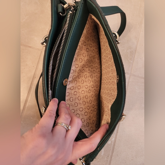 Emerald green purse guess brand - Picture 5 of 10